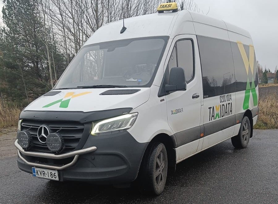 Taxidatan täysvälityksessä oleva taksimme